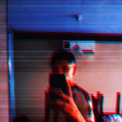 aveces siento que estoy con alguien pero no lo estoy 🥲🥲