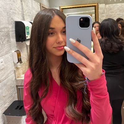 _belle_zura's profile picture. Novo diário???