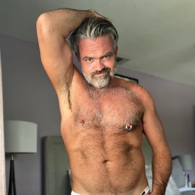 St Pete, FL based Sacred Intimate, Massage Therapist, sexual healer & SW advocate. 👬@naked_silver All my links @ https://t.co/R90LUTYUkc