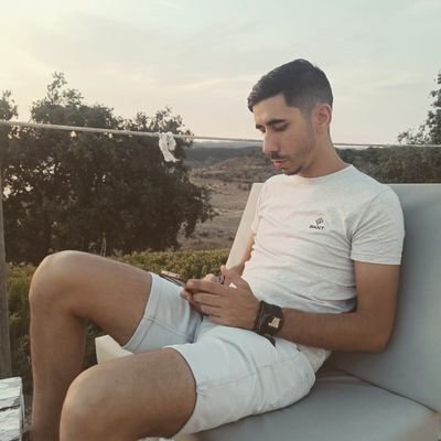 RafiitaCM's profile picture. El destino reparte la suerte a su manera, pero a veces toca reir, otras llorar. Córdoba.