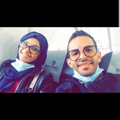 ورأيت الشهداء واقفين كلٌ على نجمته،، 
سعداء بما قدموا للموتى الأحياء من أمل!