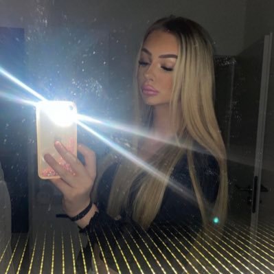 Ahojky❤️ přešla sem zde z onlyfans, ráda ti nabídnu cokoliv si ty budeš přát za finanční odměnu❤️ fotečky, videjka, sexchat, videohovor, nebo reálnou společnost
