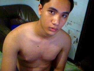 lipfrog09's profile picture. Appreciate for those people who don' give up on me ✌