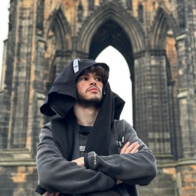 Alex | 21 | at this point just a guy doing his own thing. Iāll destroy you at Mario Kart and Iām trilingual š¼