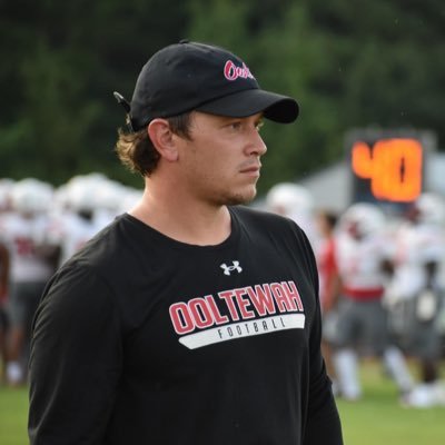 Teacher. Head Football Coach @Ooltewah_FB #Exit11. Retired, @cnfootball player. Be better. Eyes Up. ™️