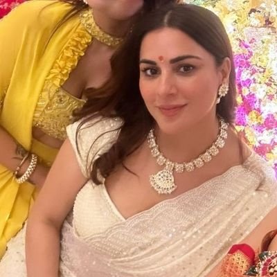 Radha54716344's profile picture. fan account