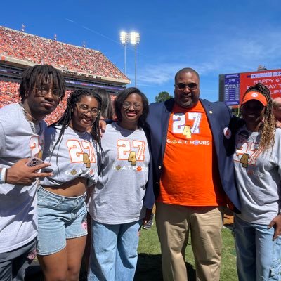 Happy Wife and Proud Mom of 3 - #ClemsonProud #CUClassof95 🧡🐾#ForeverARay💙💚🤙🏽#NCCSEaglesFootballMom 💙🦅 #UGAMom ❤️🖤