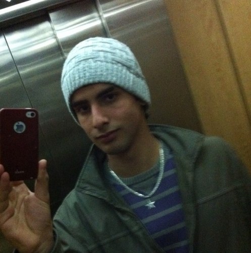 BayzObay's profile picture. 