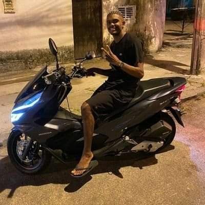 Eu sigo em paz, por que aquele que me protege é maior que toda maldade! 🙏🏽♥️🕊