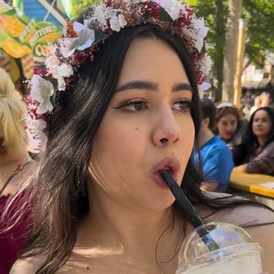 phofrenchie's profile picture. i’m half and half. me dad’s 🇱🇹, mam’s 🇻🇳┊ᴇx-sourcer @Activision @Blizzard_Ent @bethesda┊💍 @nmcaff ┊𝘴𝘩𝘦/𝘩𝘦𝘳