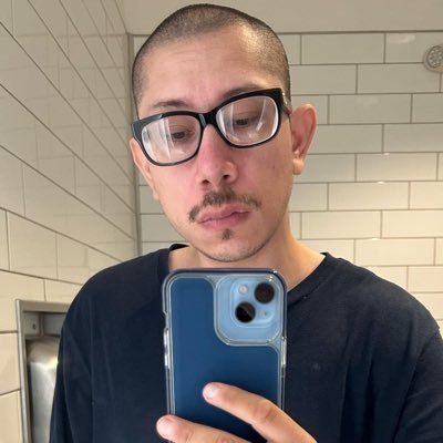 This is my new Twitter page, I’m a gay sagger with an underwear fetish & I love repost hot sexy stuff. 😎🩲🍑🍆👖🩳👟🧢