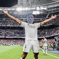 Platinum Pom (@jonnypomphrett) 's Twitter Profile
