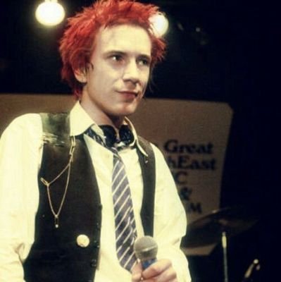 ieroguitar's profile picture. lésbica (ele/ela), gosto de rock, metal, games, arte, literatura e gatinhos