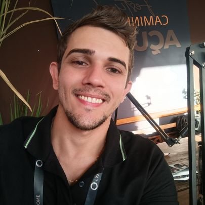 Streamer na Twitch:
https://t.co/TLUnkPIMu1 
contato : contatopluze@hotmail.com
Estudante de Jornalismo. 
27 anos/ RJ