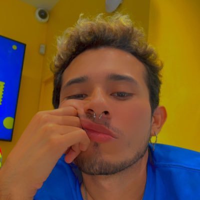 carlitosBroki's profile picture. Ey q onda pues twiitendho!