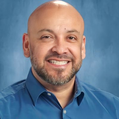 Instructional Math & Science Coach @ ClevelandISD. Science Consultant. Apple Teacher. DJ🎧Dog Dad 🐶 Doctoral student👨🏽🎓Tattoo