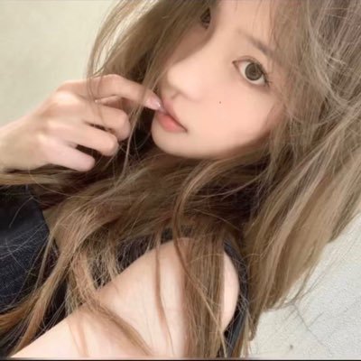 lzylzy2121's profile picture. 02 出原味 还有语音 视频1V1漏点 文爱 都可以联系我呀宝宝们 加v需🚪口令52 直接发就可以啦 日常还可以陪你聊聊天 有时间的话 请多多关注我吧 宝宝们