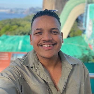 Não deixe que as pessoas te façam desistir daquilo que você mais quer na vida. Acredite. Lute. Conquiste. E acima de tudo, seja feliz! insta rodrigooficialpaes