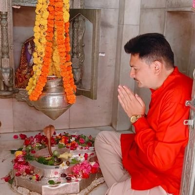 हिंदू युवा वाहिनी- गुजरात - पूर्व प्रदेश मंत्री / #BJP @bjym
https://t.co/l9nc6SsMcJ