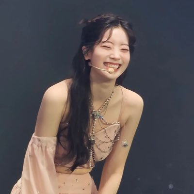 xsrxp's profile picture. 🌻 🤍🌞🍮🥛 ^ㄹ^ ❾❼ ʕ·͡ˑ·ཻʔ ꔛ 🍓🍫🍒 ꔛ꙳.