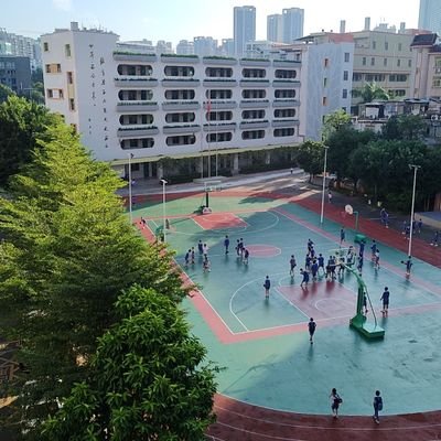 sprxyhk's profile picture. less is more