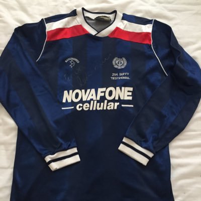 Football shirt collector especially Scotland&my beloved @dundeefc. Partial to a bit of @bpafcofficial too. Please don’t use my shirt pics for crap retro remakes