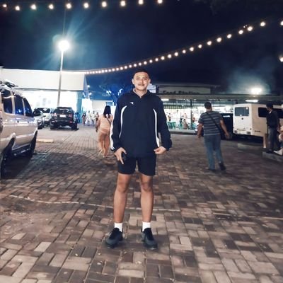 GlowingGuro's profile picture. 