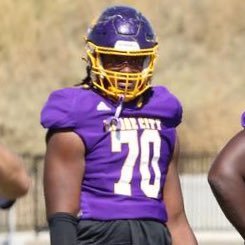 DODGE CITY CC FOOTBALL 🟣🟡 //G/T//6’5 310\\ NCAA ID#2206578156 GPA:2.5 May 2025 Grad Email: melvinrobinson153@gmail.com