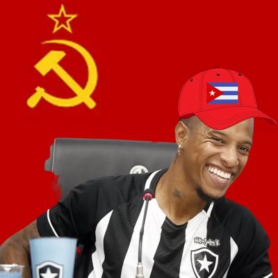 Um pouco de Botafogo e um pouco de marxismo. Defensor assíduo do poder popular.