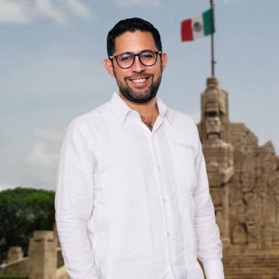 Yucateco | Humanista | Abogado | Futbolero apasionado y puma | Lector compulsivo y cinéfilo | Magistrado del Tribunal de Justicia Administrativa de Yucatán