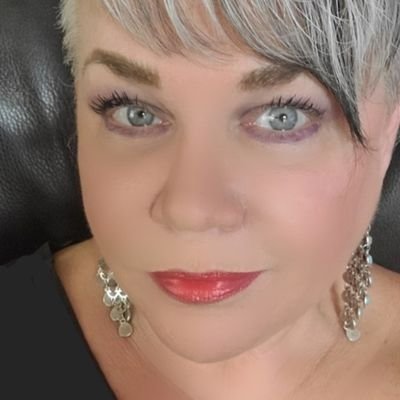 MurphyRealtor's profile picture. The hardest working REALTOR  in Virginia.  Let me work HARD for you! Simply call, text or email me ( 757/739-3879, KarenMurphy@howardhanna.com ).