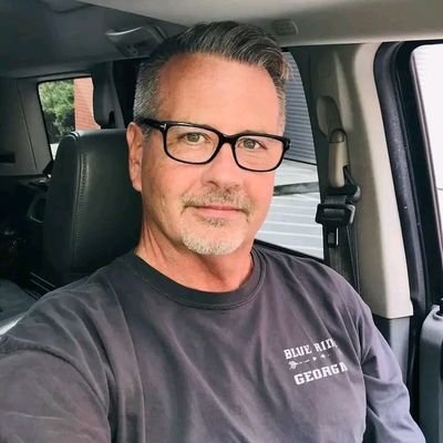 Engelbertp2264's profile picture. We live in a lonely life 😭