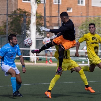 Portero de Fútbol en @CEDDOSA .Ex @Cerceda_CF @CDGalapagar @TORRECF @LasRozas_CF Técnico Superior en Animación en Actividades Físicas y Deportivas (TAFAD)