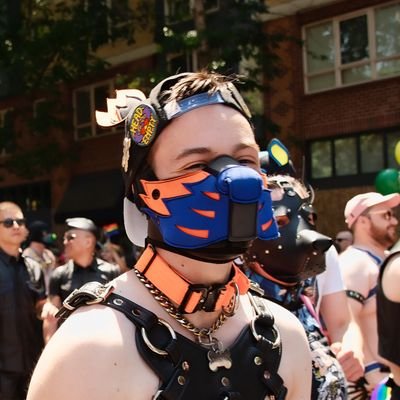 little cuck chew toy 🐕🦺 💫🧦🖍️🧸🐾 DMs open!
🧡masochist•service dog•switchy baby boy•Alpha•24/7 diapered•kink positive🧡
23~FTM~NSFW 18+~420~poly~INC-PAH