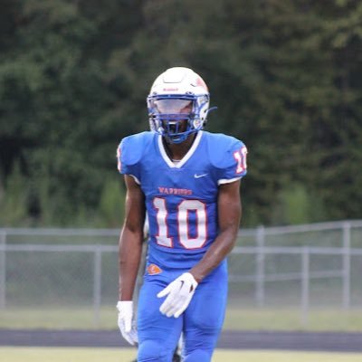 Louisburg ‘24 | 6’3 180 WR/ATH | Email : tykearney15@gmail.com