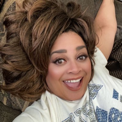 Leslie_luv's profile picture. Just an African American woman trying to make it in this crazy world..