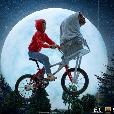 Z2Bpx's profile picture. ずっと美容師。 人の話しで妄想想像が大好きで、好きな言葉は、はんぶんずっこ。