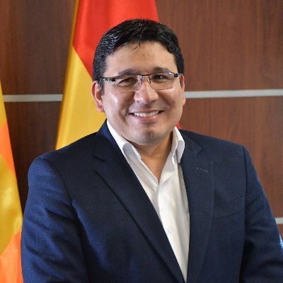 Economista senior de profesión, 
especialista en desarrollo energético, 
actual Ministro de Hidrocarburos y Energías del Estado Plurinacional de Bolivia