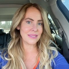 Top performing Realtor at Align Right Realty Riverview in beautiful central Florida, reach out today so we can make your dreams of living in paradise a reality!