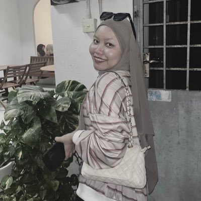 anieseliyana1's profile picture. 21 already