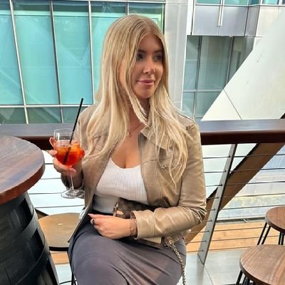 star mom✨🥰
Entrepreneur 👩‍💻
Travel ❤️
Tesla.
crypto trader and Analyst
@Coinsharesco