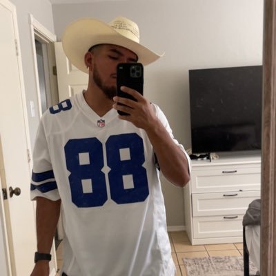 CarlosssCamargo's profile picture. 