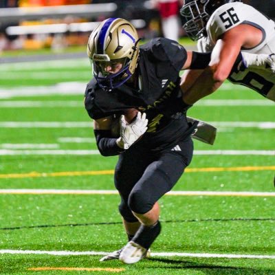 Issaquah High School 4a KingCo-WA 2024 ATH/LB/RB/ 5”11/ 185lbs 📧 keltonpjones@gmail.com #425-922-1063. 🏈🥍