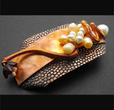 NuArt Jewelry was founded nearly a decade ago by jewelry designer Nurit Niskala, and specializes in wire-work. We are 100% designed and locally crafted by hand.