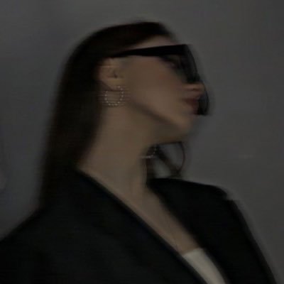 chelyine's profile picture. ☕️