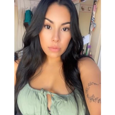 16Cynthia's profile picture. 