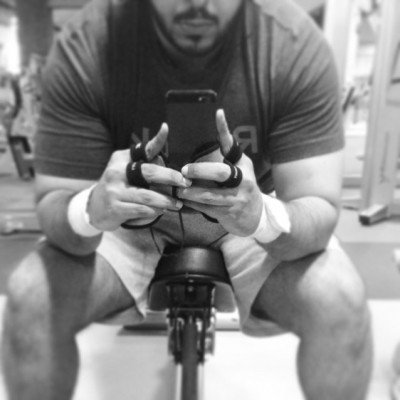‏وارزقنا احبه لا تؤذينا محبتهم ياالله