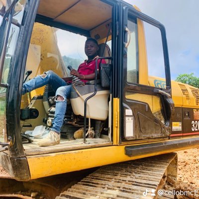 Am into excavator Operating and hiring