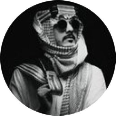 أضحك وأنا اللي ممتلي هم وجروح وعايش حياتي كنّي إنسان .. هادي