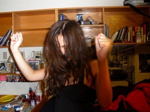 alexandraaa213's profile picture. I'm burning up a sun just to say goodbye.